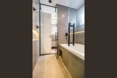 Casa à venda com 813m², 5 quartos e 3 vagasDetalhe do Banheiro da Suite