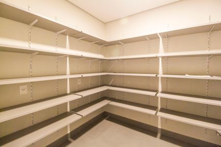 Casa à venda com 813m², 5 quartos e 3 vagasDepósito