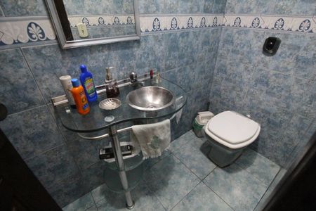 Casa de condomínio à venda com 290m², 5 quartos e 3 vagasLavabo