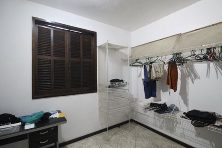 Casa de condomínio à venda com 290m², 5 quartos e 3 vagasQuarto 1