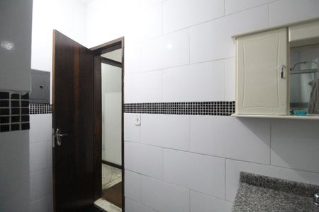 Casa de condomínio à venda com 290m², 5 quartos e 3 vagasBanheiro social