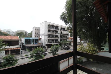 Casa de condomínio à venda com 290m², 5 quartos e 3 vagasVaranda