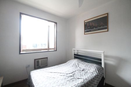 Casa de condomínio à venda com 290m², 5 quartos e 3 vagasQuarto 2