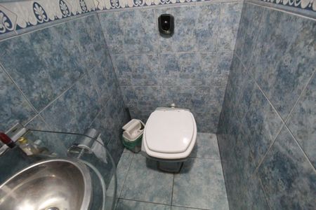 Casa de condomínio à venda com 290m², 5 quartos e 3 vagasLavabo