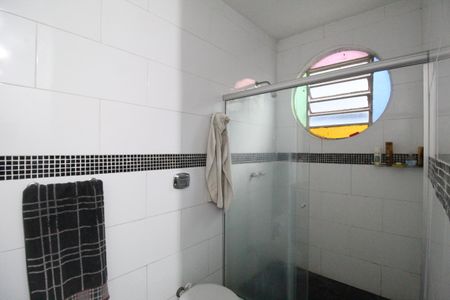 Casa de condomínio à venda com 290m², 5 quartos e 3 vagasBanheiro social