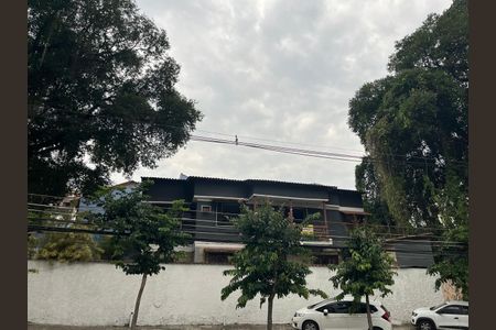 Casa de condomínio à venda com 290m², 5 quartos e 3 vagasFachada