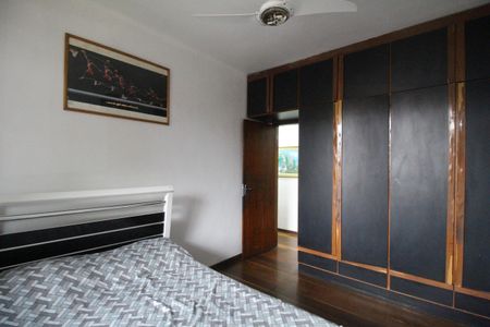 Casa de condomínio à venda com 290m², 5 quartos e 3 vagasQuarto 2