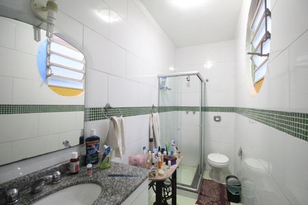 Casa de condomínio à venda com 290m², 5 quartos e 3 vagasBanheiro da suíte 2