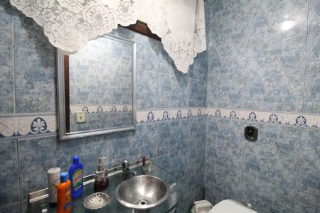 Casa de condomínio à venda com 290m², 5 quartos e 3 vagasLavabo