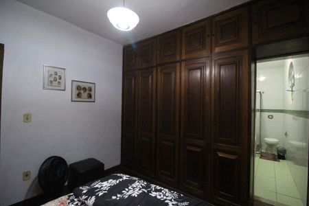 Casa de condomínio à venda com 290m², 5 quartos e 3 vagasSuíte 2