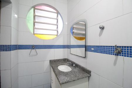 Casa de condomínio à venda com 290m², 5 quartos e 3 vagasBanheiro da suíte 1