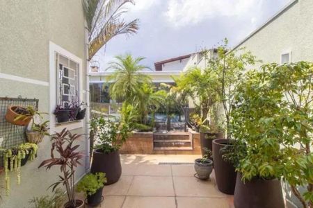 Casa à venda com 200m², 4 quartos e 6 vagas