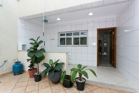 Casa à venda com 213m², 4 quartos e 4 vagasQuintal