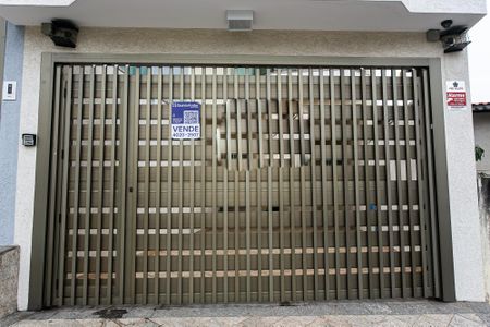 Casa à venda com 213m², 4 quartos e 4 vagasFachada - Placa