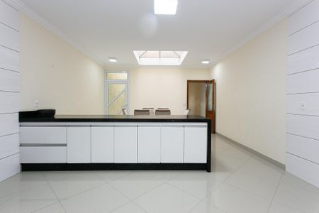 Casa à venda com 213m², 4 quartos e 4 vagasCozinha