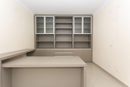 Casa à venda com 213m², 4 quartos e 4 vagasSuíte 2