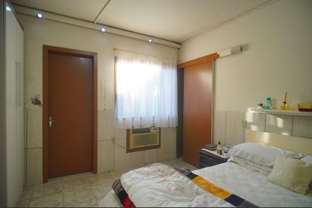 Casa à venda com 180m², 3 quartos e 4 vagasSuíte 1