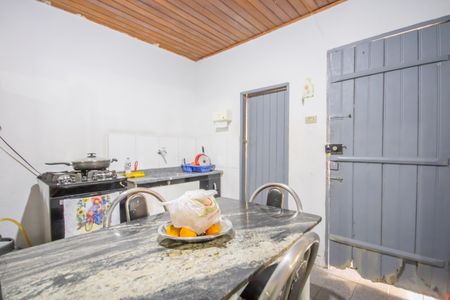 Casa à venda com 225m², 4 quartos e sem vaga Casa à venda com 225m², 4 quartos e sem vagaCozinha (Casa 2)