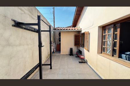 Casa à venda com 178m², 2 quartos e 3 vagas Casa à venda com 178m², 2 quartos e 3 vagasQuintal