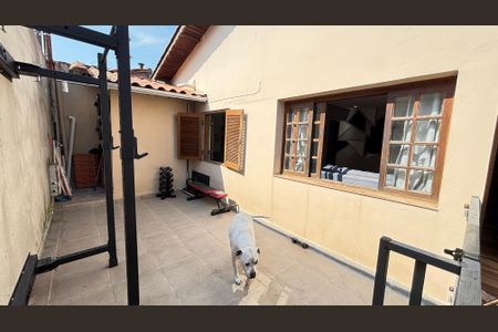 Casa à venda com 178m², 2 quartos e 3 vagas Casa à venda com 178m², 2 quartos e 3 vagasQuintal