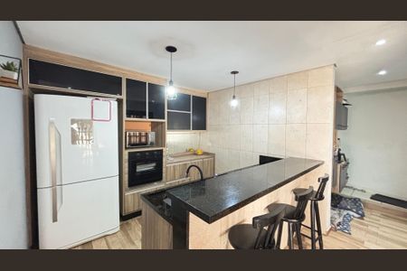 Casa à venda com 178m², 2 quartos e 3 vagas Casa à venda com 178m², 2 quartos e 3 vagasCozinha