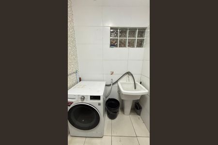 Casa à venda com 178m², 2 quartos e 3 vagas Casa à venda com 178m², 2 quartos e 3 vagasÁrea de Serviço