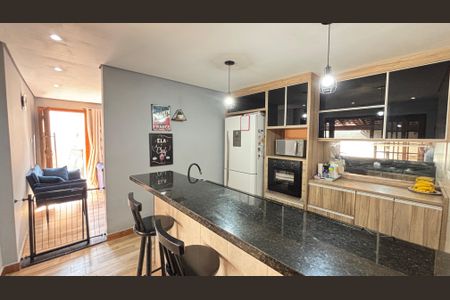 Casa à venda com 178m², 2 quartos e 3 vagas Casa à venda com 178m², 2 quartos e 3 vagasCozinha