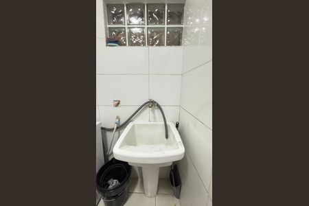 Casa à venda com 178m², 2 quartos e 3 vagas Casa à venda com 178m², 2 quartos e 3 vagasÁrea de Serviço