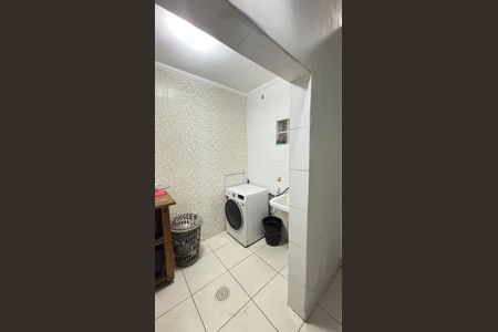 Casa à venda com 178m², 2 quartos e 3 vagas Casa à venda com 178m², 2 quartos e 3 vagasÁrea de Serviço