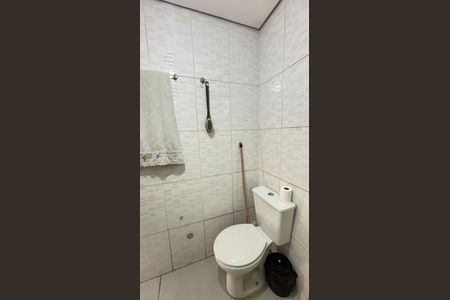 Casa à venda com 178m², 2 quartos e 3 vagas Casa à venda com 178m², 2 quartos e 3 vagasBanheiro da Suíte 2