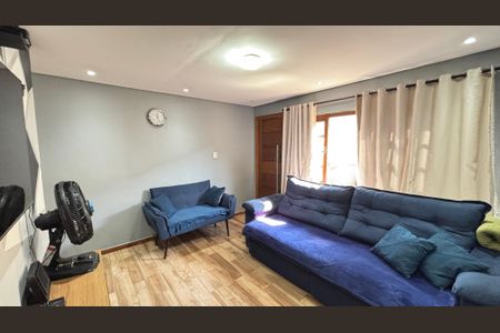 Casa à venda com 178m², 2 quartos e 3 vagas Casa à venda com 178m², 2 quartos e 3 vagasSala