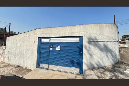 Casa à venda com 178m², 2 quartos e 3 vagas Casa à venda com 178m², 2 quartos e 3 vagasFachada