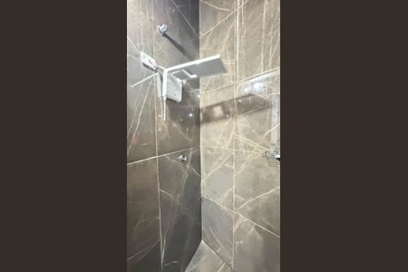 Casa à venda com 178m², 2 quartos e 3 vagas Casa à venda com 178m², 2 quartos e 3 vagasBanheiro da Suíte 1