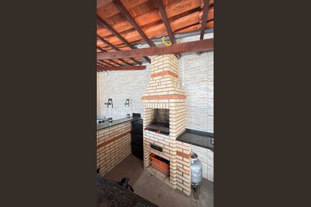 Casa à venda com 178m², 2 quartos e 3 vagas Casa à venda com 178m², 2 quartos e 3 vagasQuintal - Churrasqueira