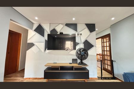 Casa à venda com 178m², 2 quartos e 3 vagas Casa à venda com 178m², 2 quartos e 3 vagasSala