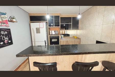 Casa à venda com 178m², 2 quartos e 3 vagas Casa à venda com 178m², 2 quartos e 3 vagasCozinha