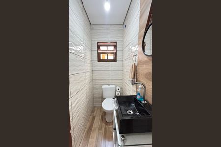 Casa à venda com 178m², 2 quartos e 3 vagas Casa à venda com 178m², 2 quartos e 3 vagasLavabo