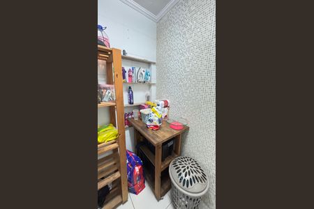 Casa à venda com 178m², 2 quartos e 3 vagas Casa à venda com 178m², 2 quartos e 3 vagasÁrea de Serviço