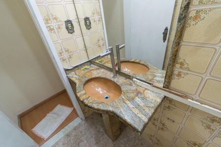 Apartamento à venda com 60m², 2 quartos e 1 vagaBanheiro Social