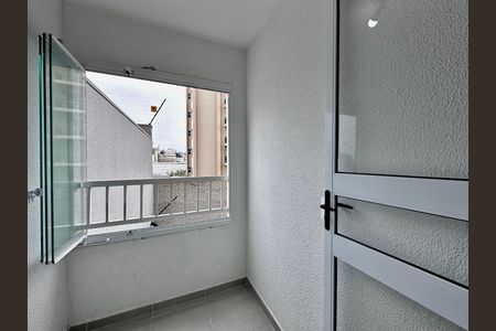 Apartamento para alugar com 30m², 2 quartos e sem vaga Apartamento para alugar com 30m², 2 quartos e sem vagaSacada