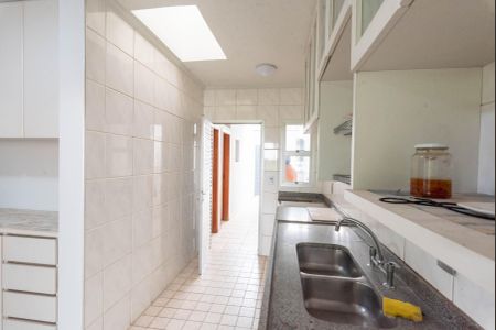 Casa à venda com 321m², 3 quartos e 3 vagasCozinha