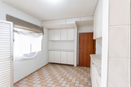 Casa à venda com 321m², 3 quartos e 3 vagasCozinha