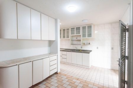 Casa à venda com 321m², 3 quartos e 3 vagasCozinha