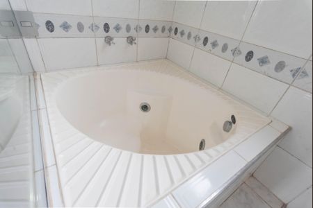 Casa à venda com 321m², 3 quartos e 3 vagasBanheiro da Suíte