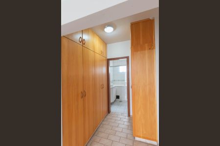 Casa à venda com 321m², 3 quartos e 3 vagasSuíte