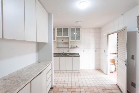 Casa à venda com 321m², 3 quartos e 3 vagasCozinha