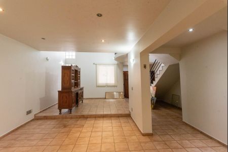 Casa à venda com 321m², 3 quartos e 3 vagasSala