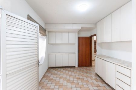 Casa à venda com 321m², 3 quartos e 3 vagasCozinha