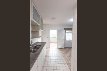 Casa à venda com 321m², 3 quartos e 3 vagasCozinha