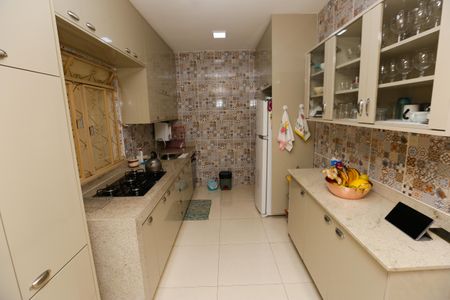 Casa à venda com 336m², 5 quartos e 3 vagasCozinha